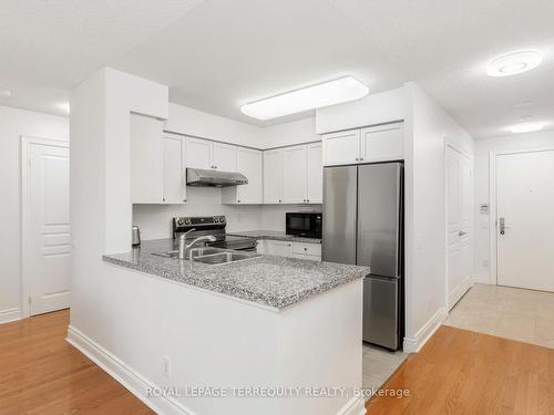 1408-8 Mckee Ave, Toronto, ON - Indoor Photo Showing Kitchen With Double Sink With Upgraded Kitchen