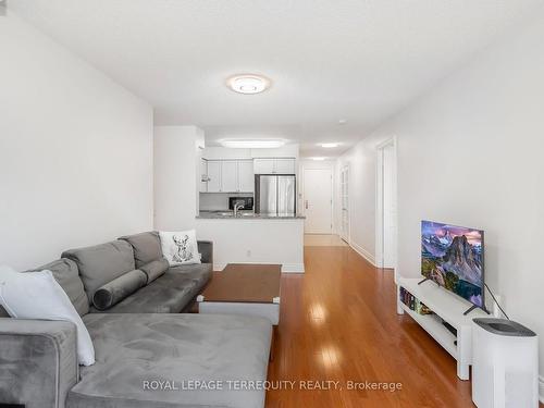 1408-8 Mckee Ave, Toronto, ON - Indoor Photo Showing Living Room