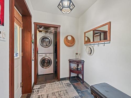 Hall d'entrÃ©e - 1012 Rue Paquette, Prévost, QC - Indoor Photo Showing Laundry Room