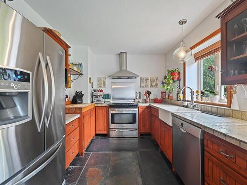 Cuisine - 1012 Rue Paquette, Prévost, QC - Indoor Photo Showing Kitchen With Double Sink With Upgraded Kitchen