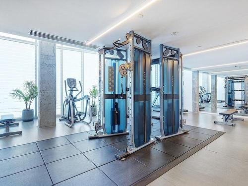 Exercise room - 415-360 Rue Atateken, Montréal (Ville-Marie), QC - Indoor Photo Showing Gym Room