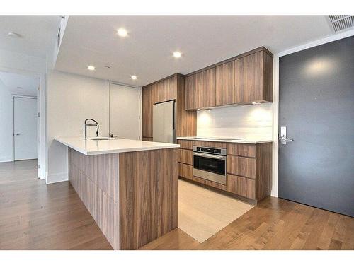 Kitchen - 415-360 Rue Atateken, Montréal (Ville-Marie), QC - Indoor Photo Showing Kitchen