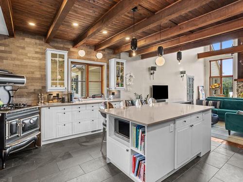 Cuisine - 3248 Ch. Du Lac-Des-Trois-Frères, Saint-Adolphe-D'Howard, QC - Indoor Photo Showing Kitchen