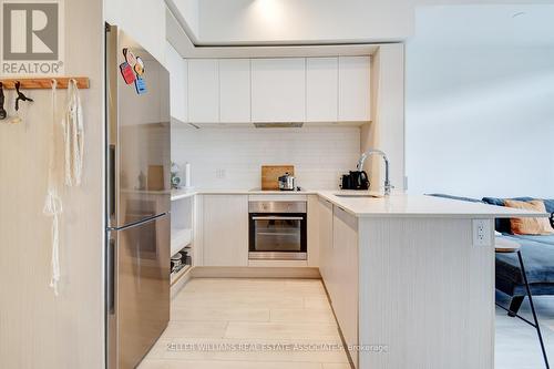 201 - 225 Sumach Street, Toronto (Regent Park), ON - Indoor Photo Showing Kitchen