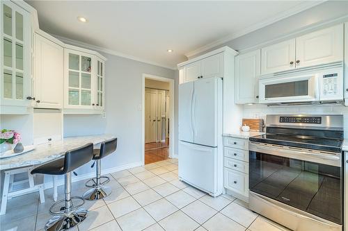 1310 Ester Drive, Burlington, ON - Indoor Photo Showing Kitchen