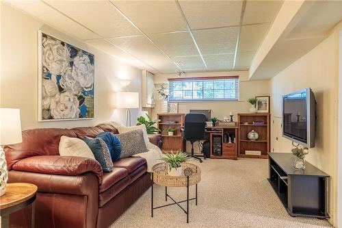 1310 Ester Drive, Burlington, ON - Indoor Photo Showing Living Room