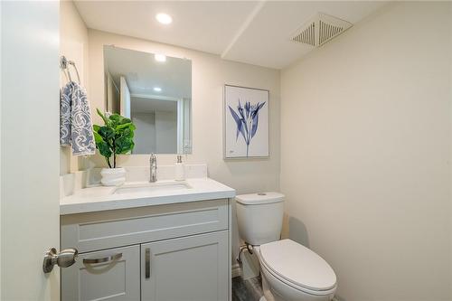 1310 Ester Drive, Burlington, ON - Indoor Photo Showing Bathroom