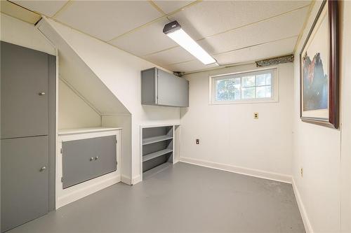 1310 Ester Drive, Burlington, ON - Indoor Photo Showing Other Room