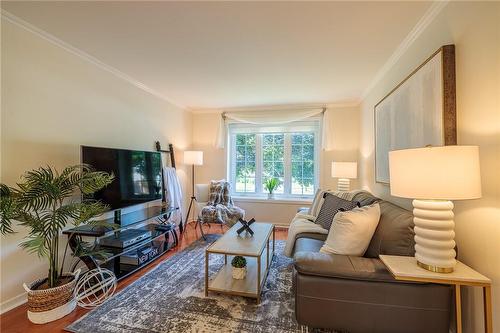 1310 Ester Drive, Burlington, ON - Indoor Photo Showing Living Room