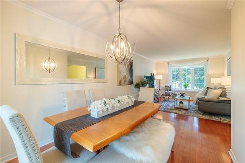 1310 Ester Drive, Burlington, ON - Indoor Photo Showing Living Room