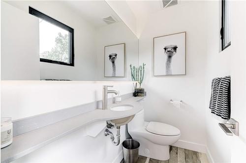 3362 Guildwood Drive, Burlington, ON - Indoor Photo Showing Bathroom