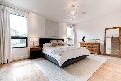 3362 Guildwood Drive, Burlington, ON - Indoor Photo Showing Bedroom