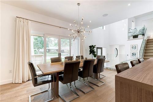 3362 Guildwood Drive, Burlington, ON - Indoor Photo Showing Dining Room