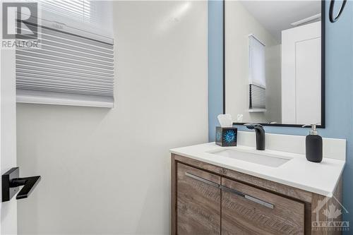 527 Broadhead Avenue, Ottawa, ON - Indoor Photo Showing Bathroom