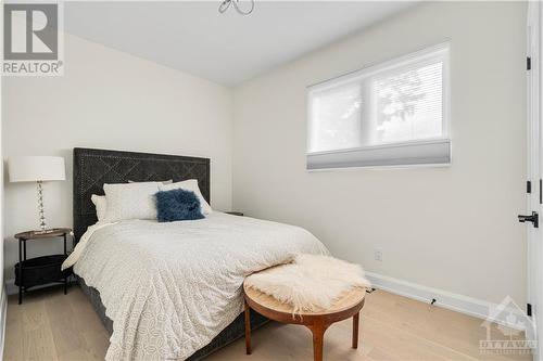 527 Broadhead Avenue, Ottawa, ON - Indoor Photo Showing Bedroom