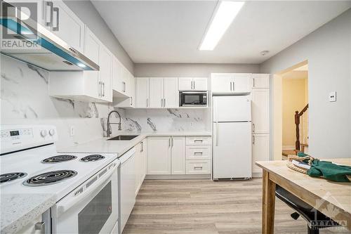 53 San Remo Private, Ottawa, ON - Indoor Photo Showing Kitchen