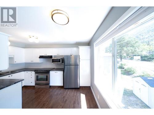 2739 Riffington Place, West Kelowna, BC - Indoor Photo Showing Kitchen With Double Sink