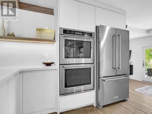 10845 Old River Road W, Middlesex Centre (Komoka), ON - Indoor Photo Showing Kitchen