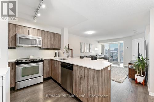 814 - 125 Western Battery Road, Toronto (Niagara), ON - Indoor Photo Showing Kitchen With Stainless Steel Kitchen With Upgraded Kitchen