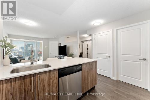 814 - 125 Western Battery Road, Toronto (Niagara), ON - Indoor Photo Showing Kitchen