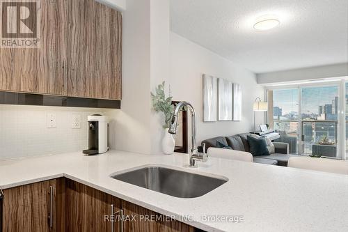 814 - 125 Western Battery Road, Toronto (Niagara), ON - Indoor Photo Showing Kitchen