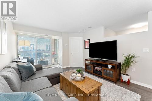 814 - 125 Western Battery Road, Toronto (Niagara), ON - Indoor Photo Showing Living Room