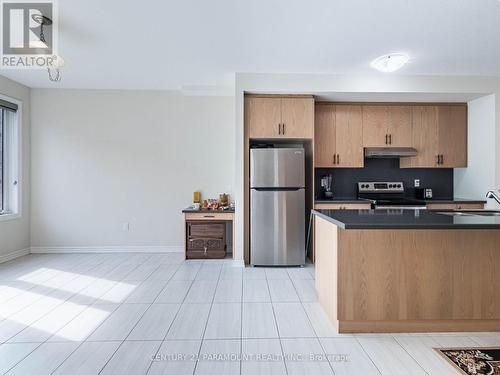 110 Halliford Place, Brampton (Bram East), ON - Indoor Photo Showing Kitchen