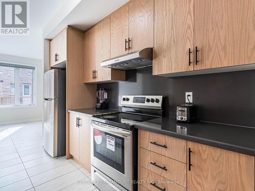 110 Halliford Place, Brampton (Bram East), ON - Indoor Photo Showing Kitchen