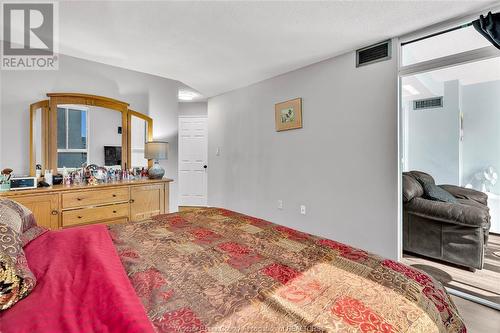 75 Riverside Drive East Unit# 702, Windsor, ON - Indoor Photo Showing Bedroom