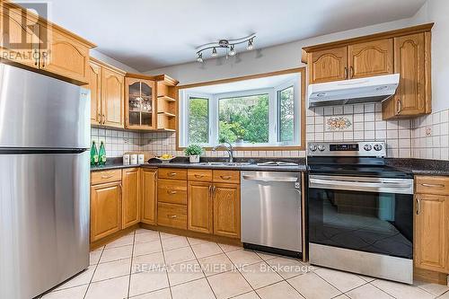 1629 Wembury Road, Mississauga (Lorne Park), ON - Indoor Photo Showing Kitchen With Double Sink