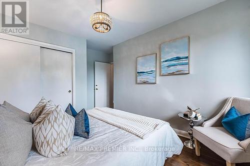 1629 Wembury Road, Mississauga (Lorne Park), ON - Indoor Photo Showing Bedroom