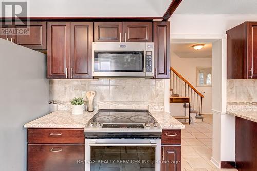 32 Saturn Drive, Brampton (Madoc), ON - Indoor Photo Showing Kitchen