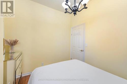 524 Salem Avenue N, Toronto (Dovercourt-Wallace Emerson-Junction), ON - Indoor Photo Showing Bedroom