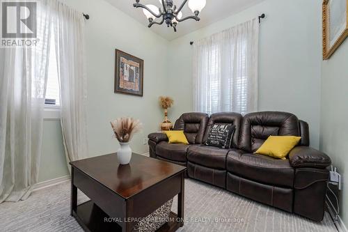 524 Salem Avenue N, Toronto (Dovercourt-Wallace Emerson-Junction), ON - Indoor Photo Showing Living Room