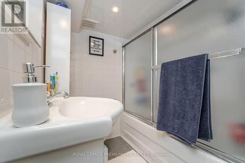 524 Salem Avenue N, Toronto (Dovercourt-Wallace Emerson-Junction), ON - Indoor Photo Showing Bathroom