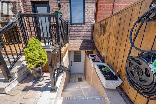 524 Salem Avenue N, Toronto (Dovercourt-Wallace Emerson-Junction), ON - Outdoor