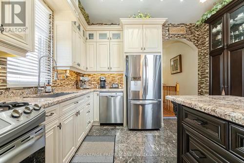 524 Salem Avenue N, Toronto (Dovercourt-Wallace Emerson-Junction), ON - Indoor Photo Showing Kitchen With Stainless Steel Kitchen With Upgraded Kitchen