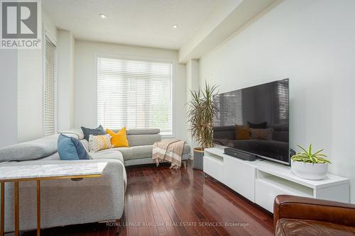 41 - 181 Plains Road W, Burlington (Bayview), ON - Indoor Photo Showing Living Room