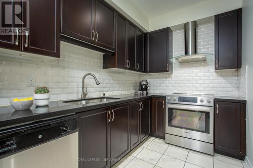 41 - 181 Plains Road W, Burlington (Bayview), ON - Indoor Photo Showing Kitchen With Double Sink With Upgraded Kitchen