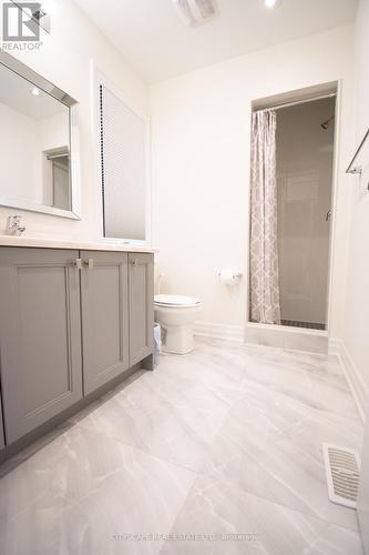 3961 Koenig Road, Burlington (Alton), ON - Indoor Photo Showing Bathroom