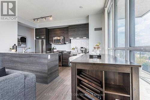 904 - 75 Eglinton Avenue W, Mississauga (Hurontario), ON - Indoor Photo Showing Kitchen With Upgraded Kitchen