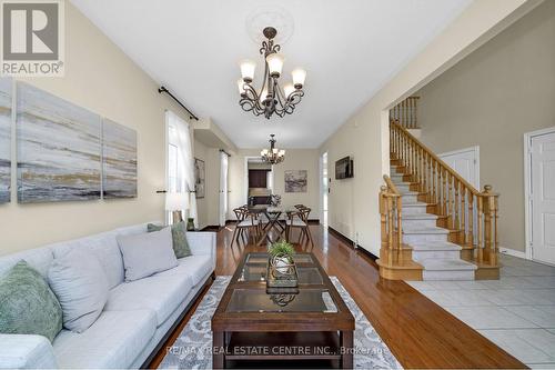 15 Upper Canada Drive, Erin (Hillsburgh), ON - Indoor Photo Showing Living Room