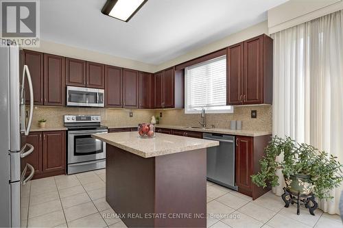 15 Upper Canada Drive, Erin (Hillsburgh), ON - Indoor Photo Showing Kitchen