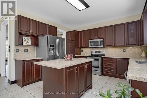 15 Upper Canada Drive, Erin (Hillsburgh), ON - Indoor Photo Showing Kitchen