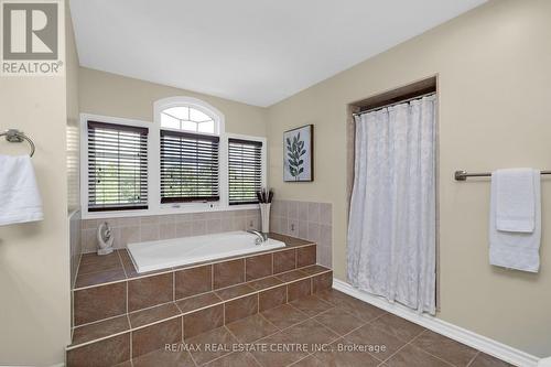 15 Upper Canada Drive, Erin (Hillsburgh), ON - Indoor Photo Showing Bathroom