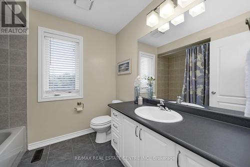 15 Upper Canada Drive, Erin (Hillsburgh), ON - Indoor Photo Showing Bathroom