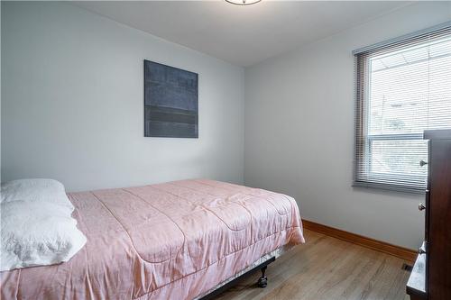 159 West 26Th Street, Hamilton, ON - Indoor Photo Showing Bedroom