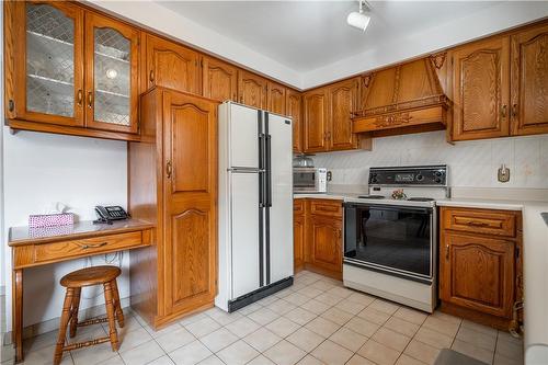 159 West 26Th Street, Hamilton, ON - Indoor Photo Showing Kitchen