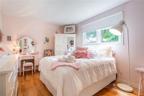 63 Forestgate Drive, Hamilton, ON - Indoor Photo Showing Bedroom