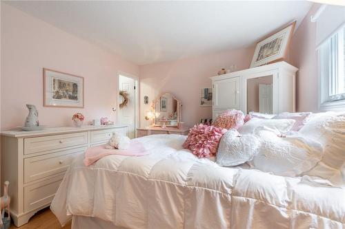 63 Forestgate Drive, Hamilton, ON - Indoor Photo Showing Bedroom